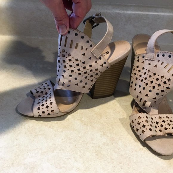 JustFab Serephine Open Toe Stacked Heels Size 6 - Picture 3 of 8